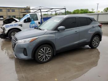  Salvage Nissan Kicks