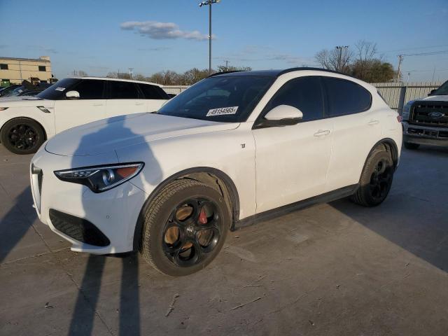  Salvage Alfa Romeo Stelvio