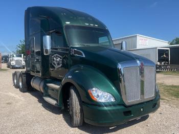  Salvage Kenworth Constructi