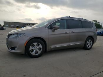  Salvage Chrysler Pacifica