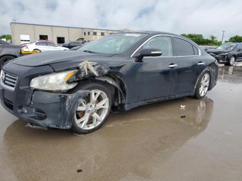  Salvage Nissan Maxima
