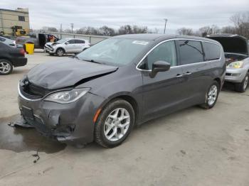  Salvage Chrysler Pacifica