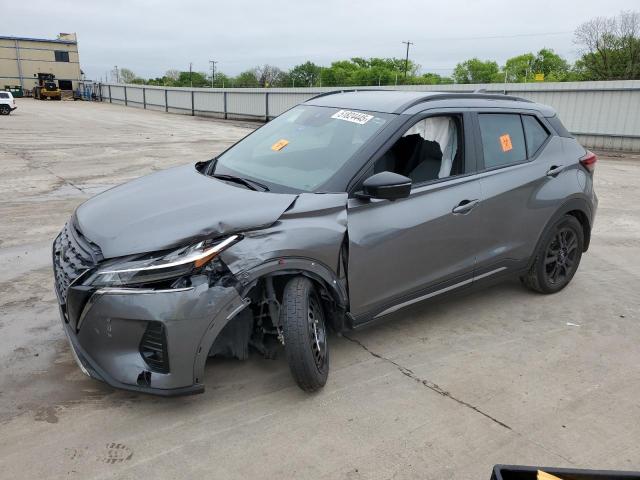  Salvage Nissan Kicks