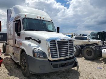  Salvage Freightliner Cascadia 1