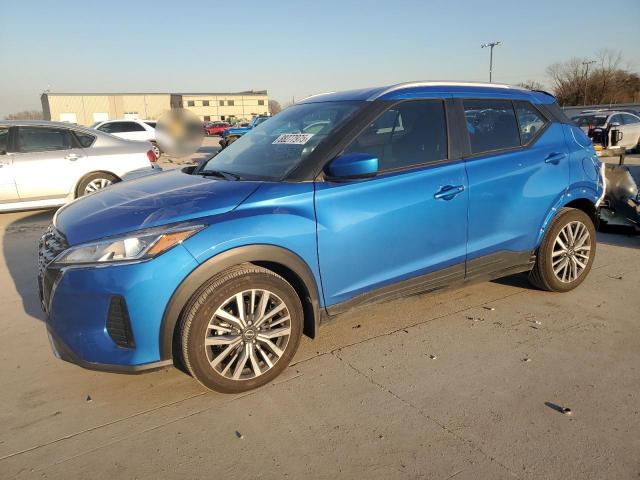  Salvage Nissan Kicks