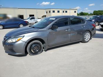  Salvage Nissan Altima