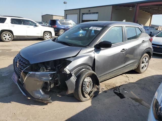  Salvage Nissan Kicks