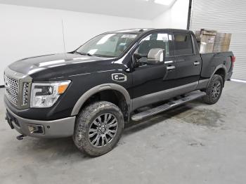  Salvage Nissan Titan