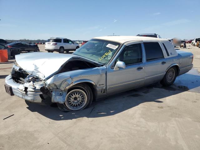  Salvage Lincoln Towncar