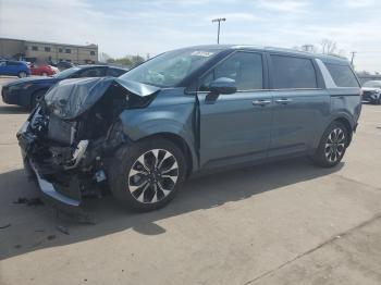  Salvage Kia Carnival