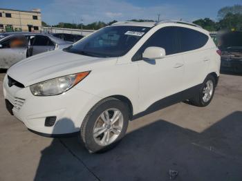  Salvage Hyundai TUCSON