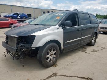  Salvage Chrysler Minivan