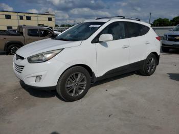  Salvage Hyundai TUCSON