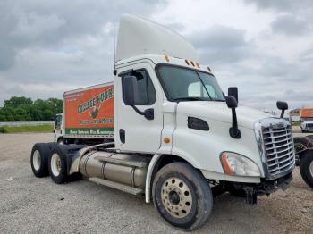  Salvage Freightliner Cascadia 1
