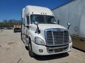  Salvage Freightliner Cascadia 1
