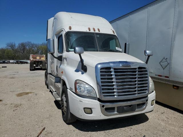  Salvage Freightliner Cascadia 1