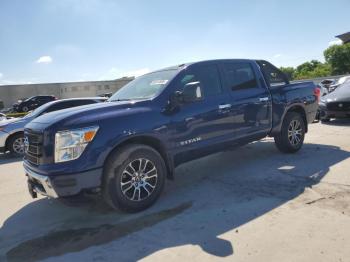  Salvage Nissan Titan