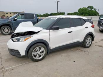  Salvage Nissan Kicks