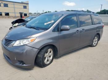  Salvage Toyota Sienna