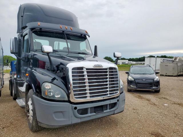  Salvage Freightliner Cascadia 1