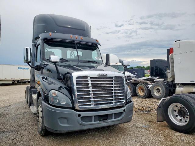  Salvage Freightliner Cascadia 1