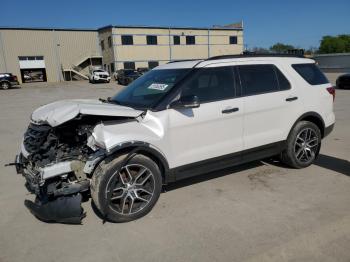  Salvage Ford Explorer