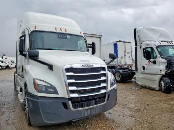  Salvage Freightliner Cascadia 1