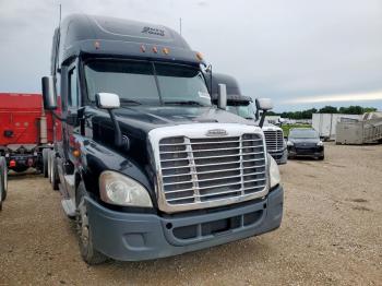  Salvage Freightliner Cascadia 1