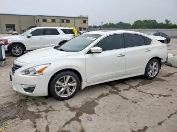  Salvage Nissan Altima