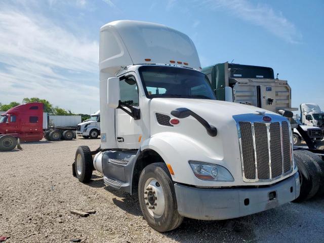  Salvage Peterbilt 579