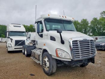  Salvage Freightliner Cascadia 1