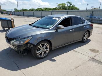  Salvage Nissan Altima