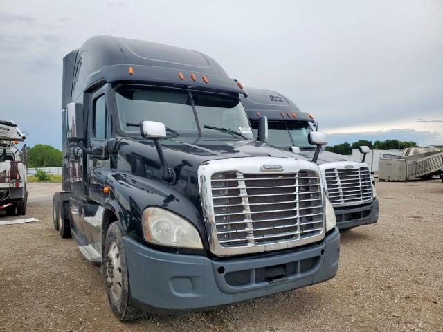  Salvage Freightliner Cascadia 1
