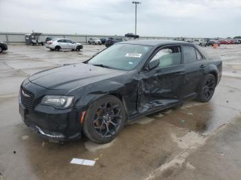  Salvage Chrysler 300