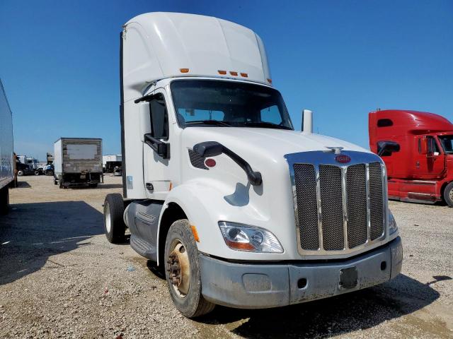 Salvage Peterbilt 579