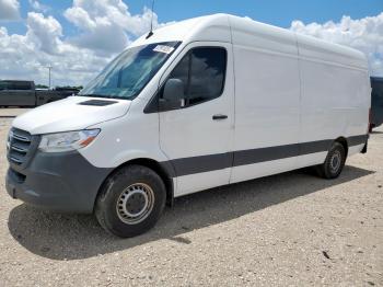  Salvage Mercedes-Benz Sprinter