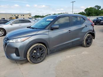  Salvage Nissan Kicks