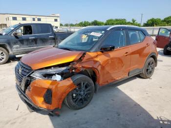  Salvage Nissan Kicks