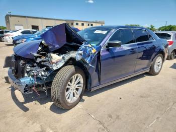  Salvage Chrysler 300