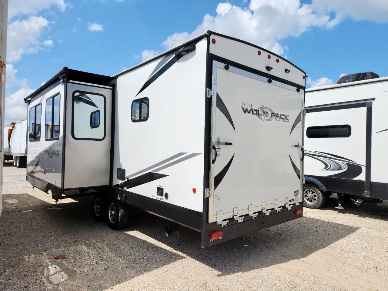 Cherokee Grey Wolf Image 4