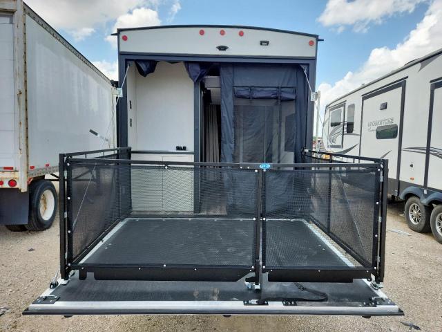 Cherokee Grey Wolf Image 9