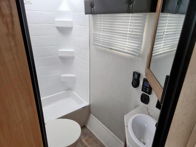 Cherokee Grey Wolf Image 8