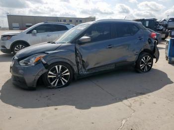 Salvage Nissan Kicks