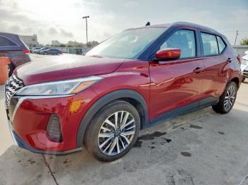  Salvage Nissan Kicks