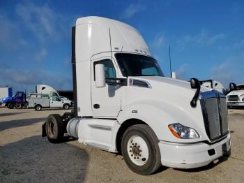  Salvage Kenworth T680