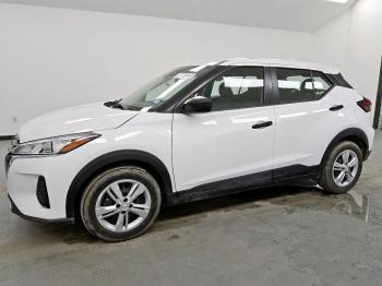  Salvage Nissan Kicks