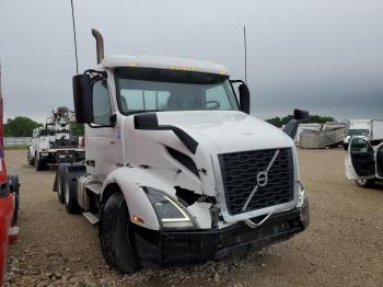  Salvage Volvo Vnr