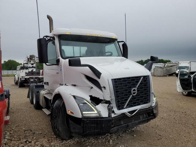  Salvage Volvo Vnr