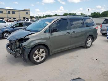  Salvage Toyota Sienna