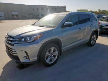  Salvage Toyota Highlander
